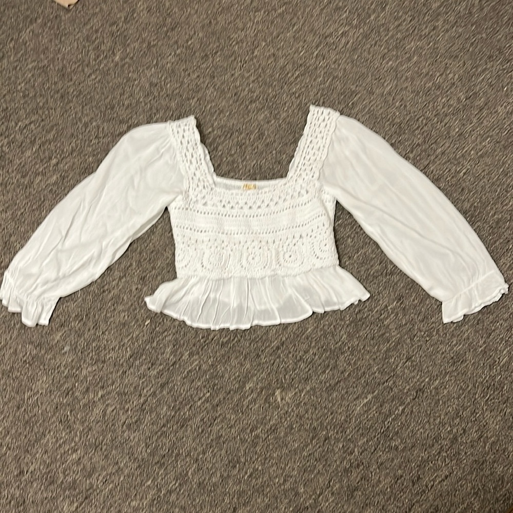 White long sleeve blouse